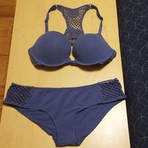 Victoria's Secret bra & pantry set